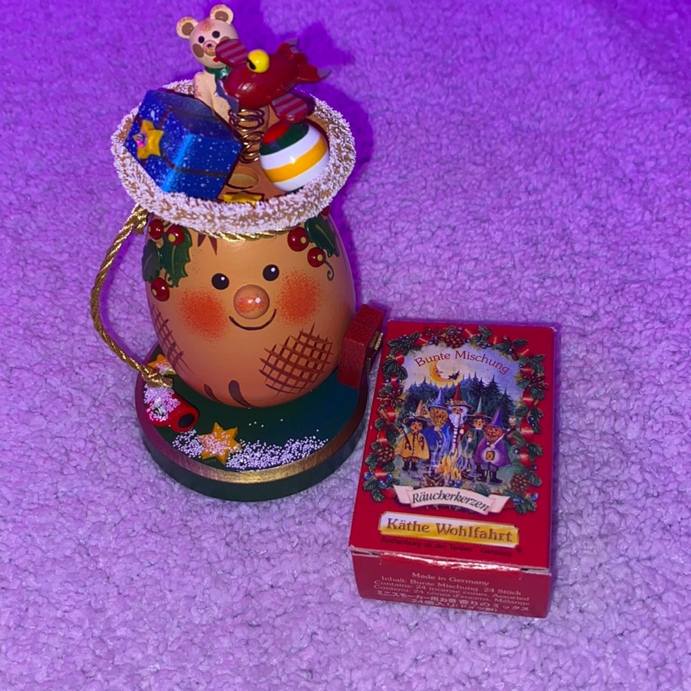 A Christmas incense cut